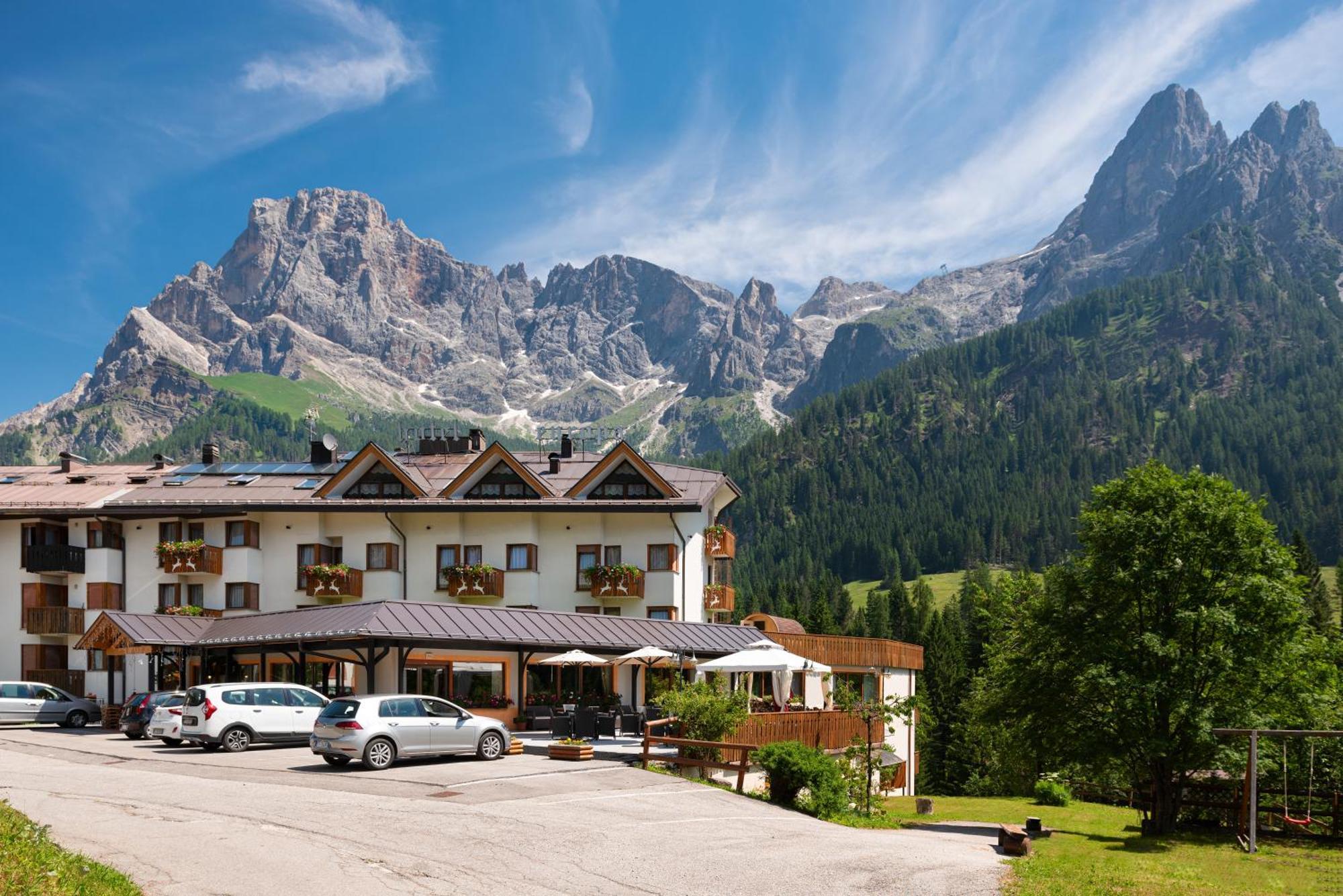 Hotel Europa San Martino Di Castrozza Exterior photo