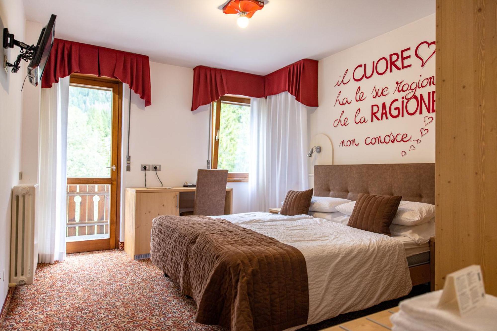 Hotel Europa San Martino Di Castrozza Exterior photo